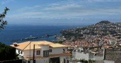 Moradia V3 + Sótão com  Vista Mar Funchal